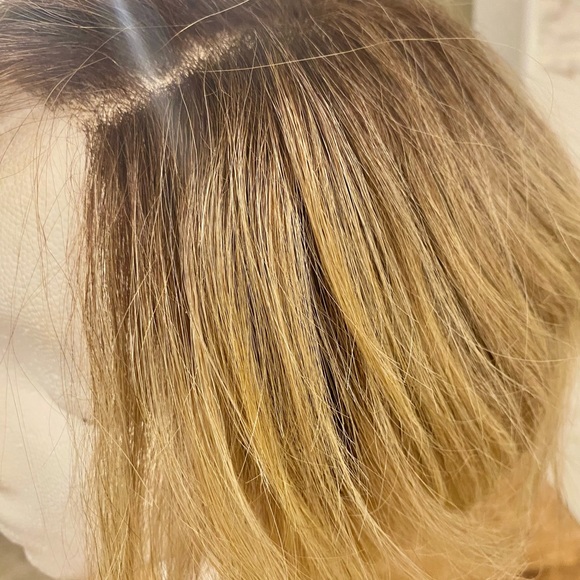 Stylish Blonde Bob Wig - Picture 11 of 14